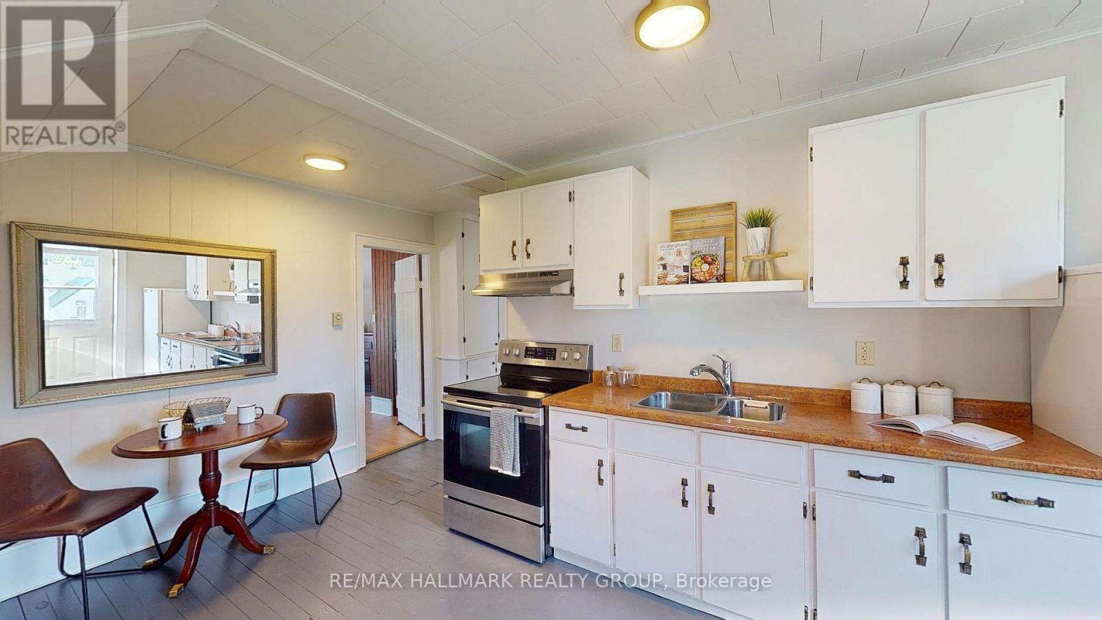 Photo 21 of 10 Wellington Street E, Athens ON