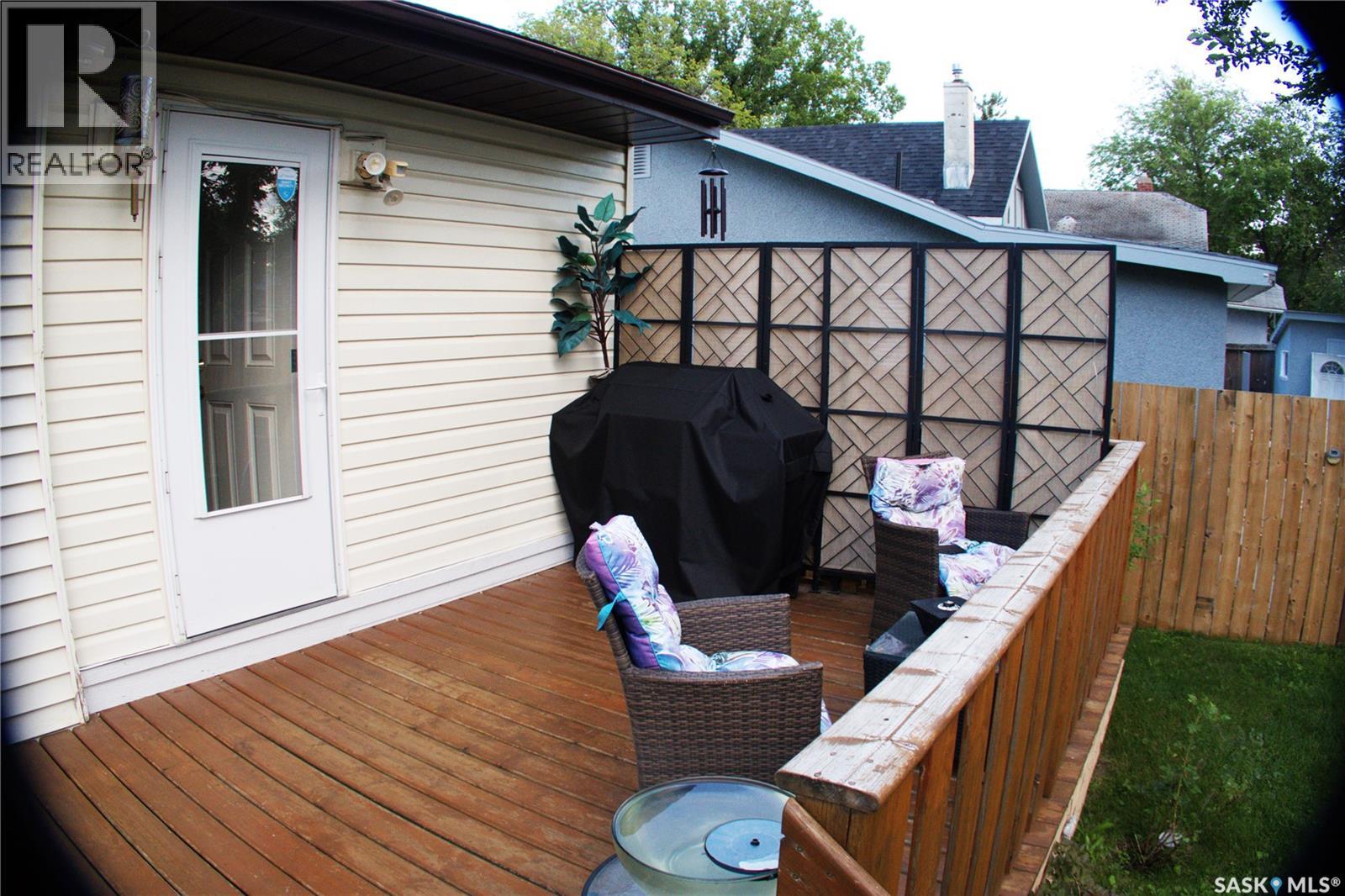 Photo 21 of 727 M Avenue S, Saskatoon SK