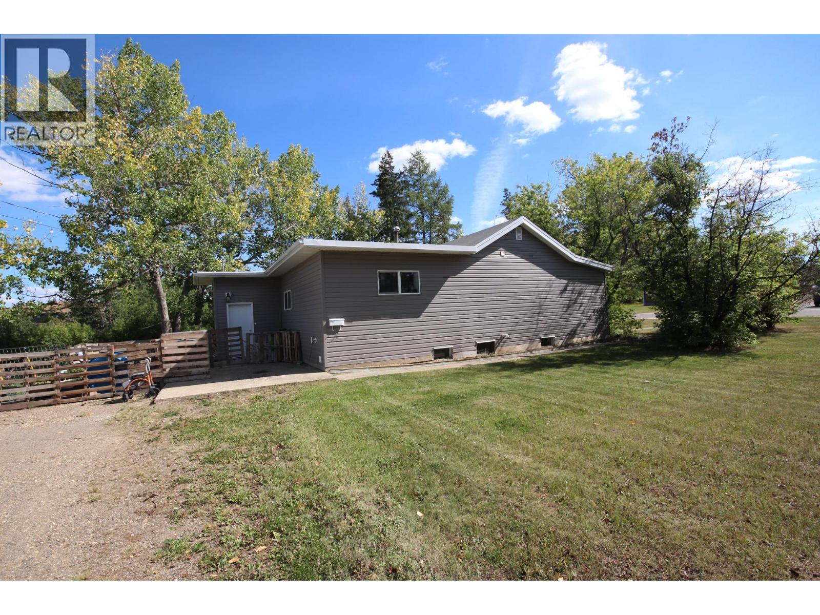 1310 108 Avenue, Dawson Creek