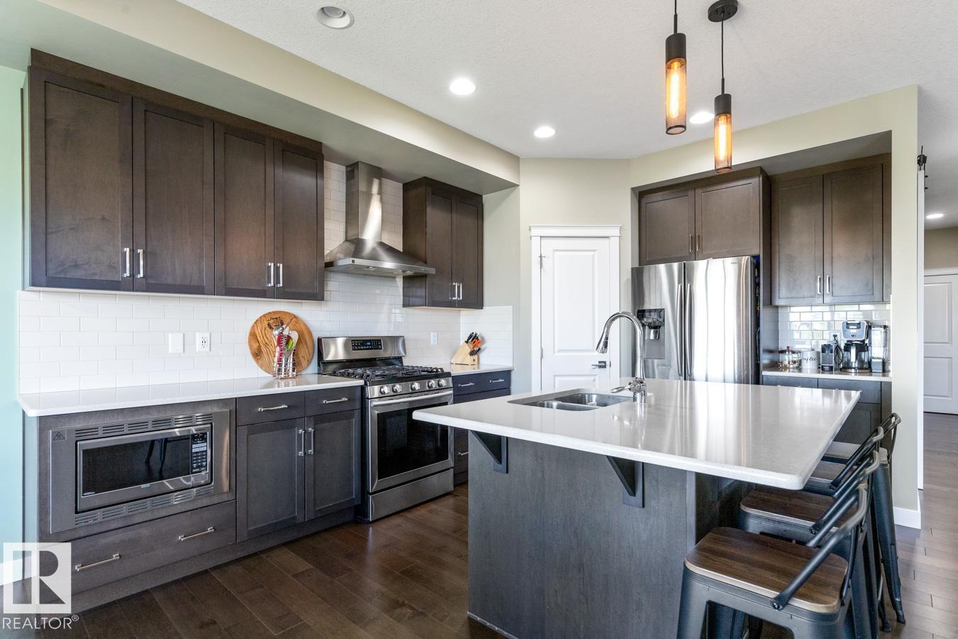 Photo 10 of 1640 25 St Nw, Edmonton AB