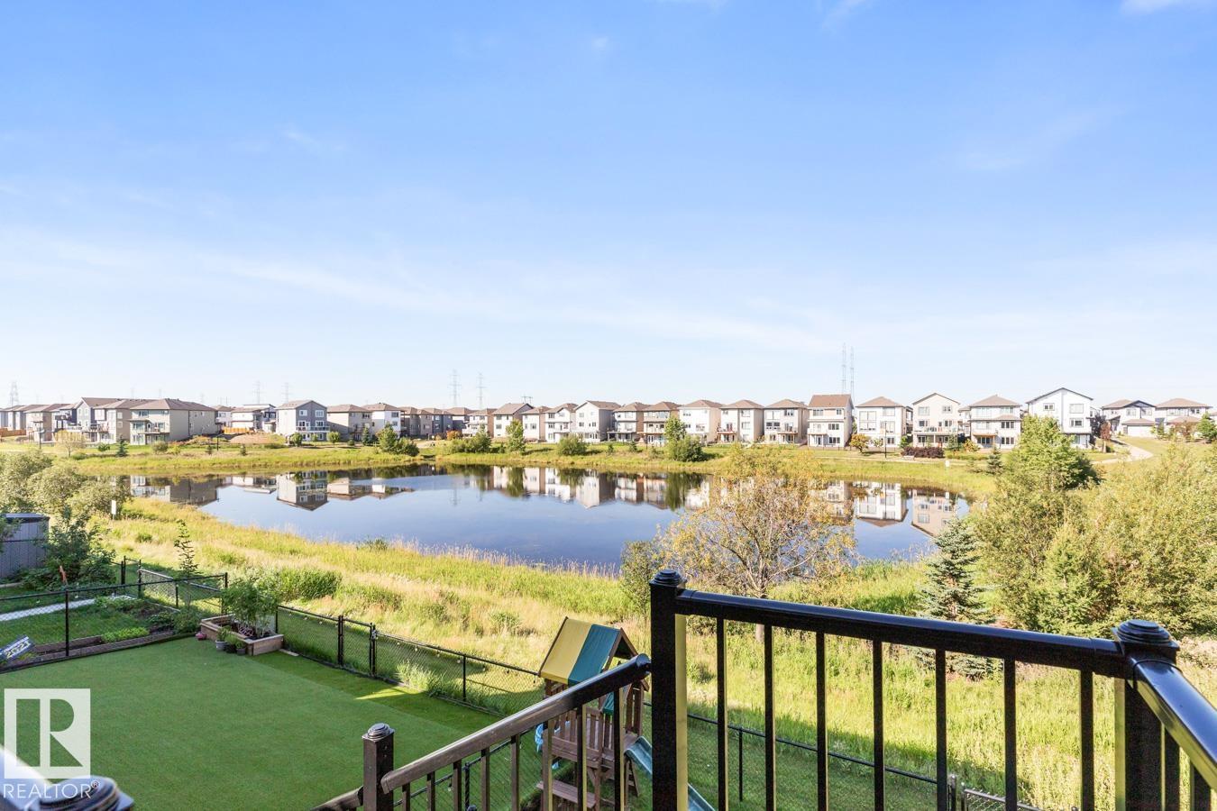 Photo 3 of 1640 25 St Nw, Edmonton AB