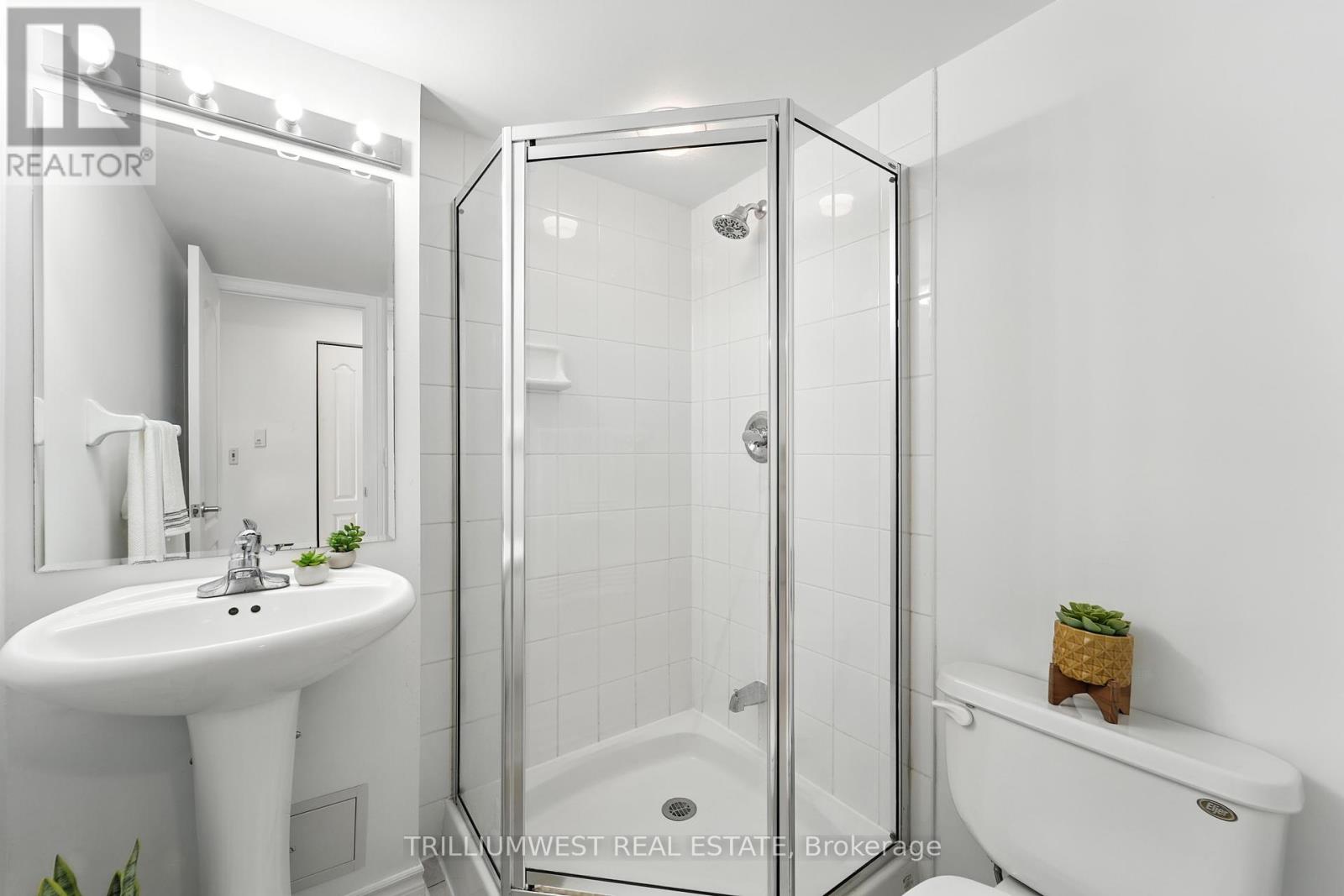 Photo 15 of 2111 17 Barberry Place, Toronto ON