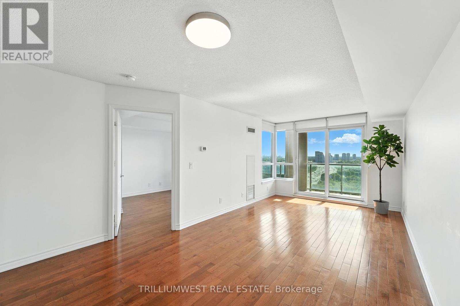 Photo 16 of 2111 17 Barberry Place, Toronto ON