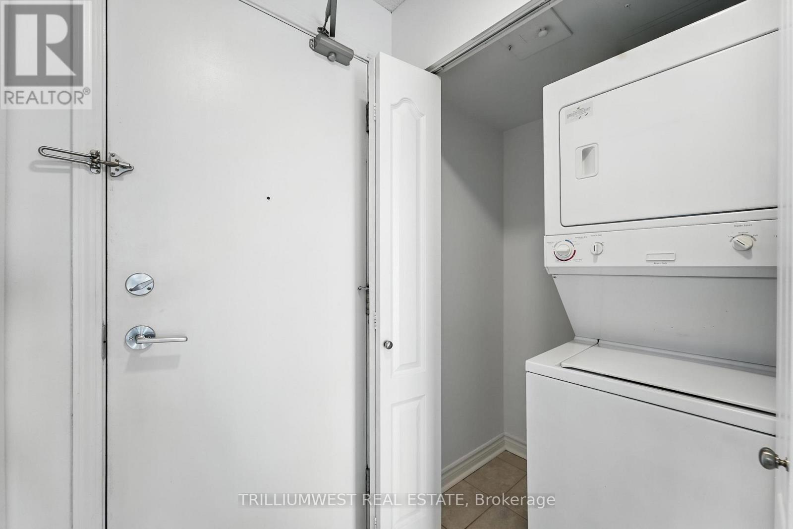 Photo 25 of 2111 17 Barberry Place, Toronto ON