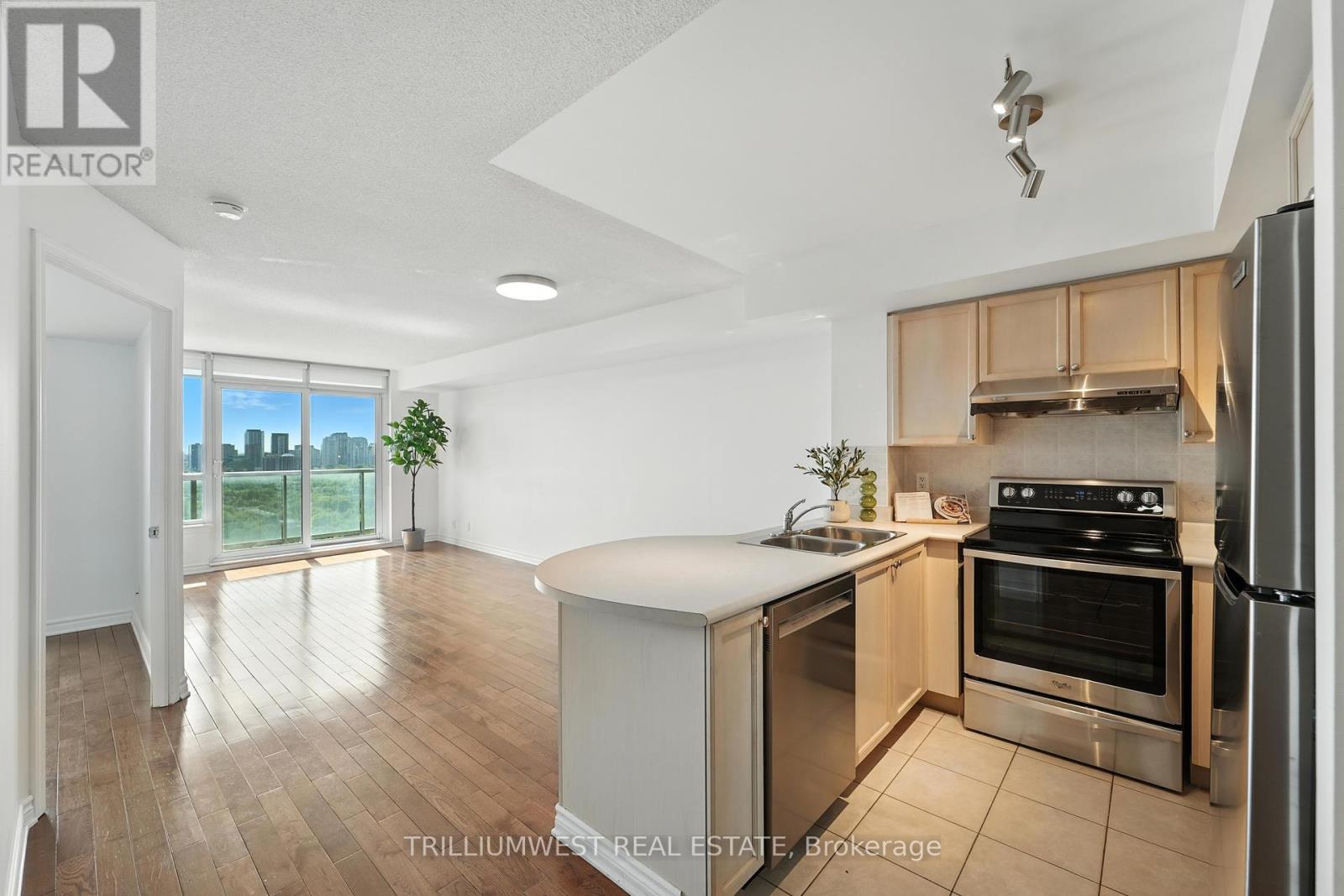 Photo 4 of 2111 17 Barberry Place, Toronto ON