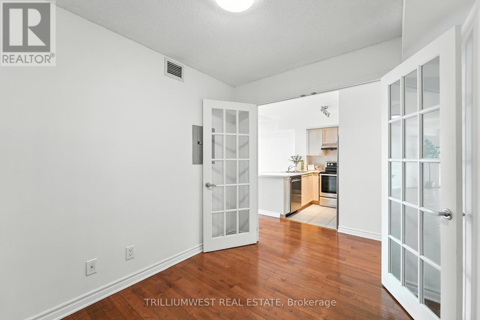 Photo 9 of 2111 17 Barberry Place, Toronto ON