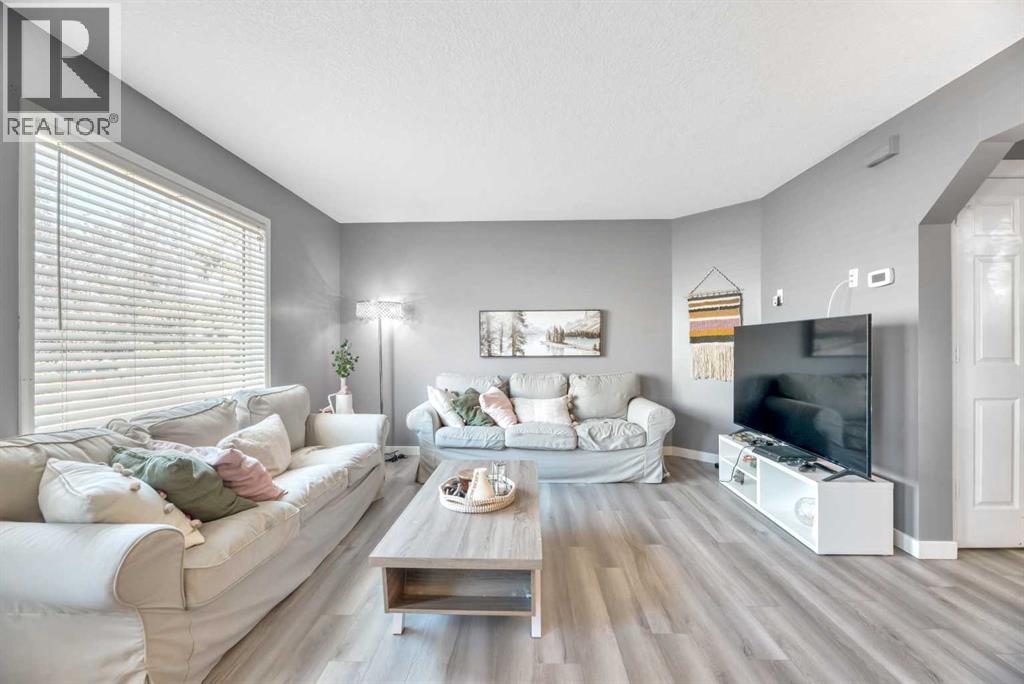 Photo 1 of 237 Willowbrook Close Nw, Airdrie AB