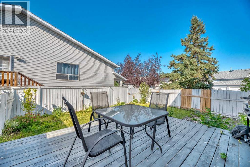 Photo 18 of 237 Willowbrook Close Nw, Airdrie AB