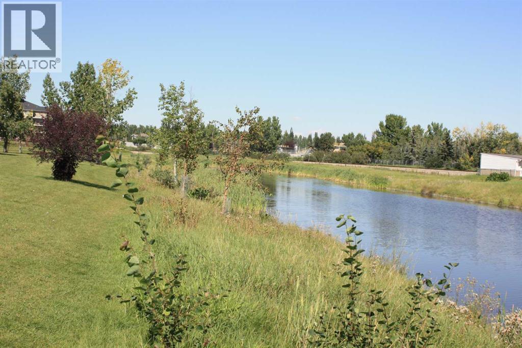 Photo 4 of 237 Willowbrook Close Nw, Airdrie AB