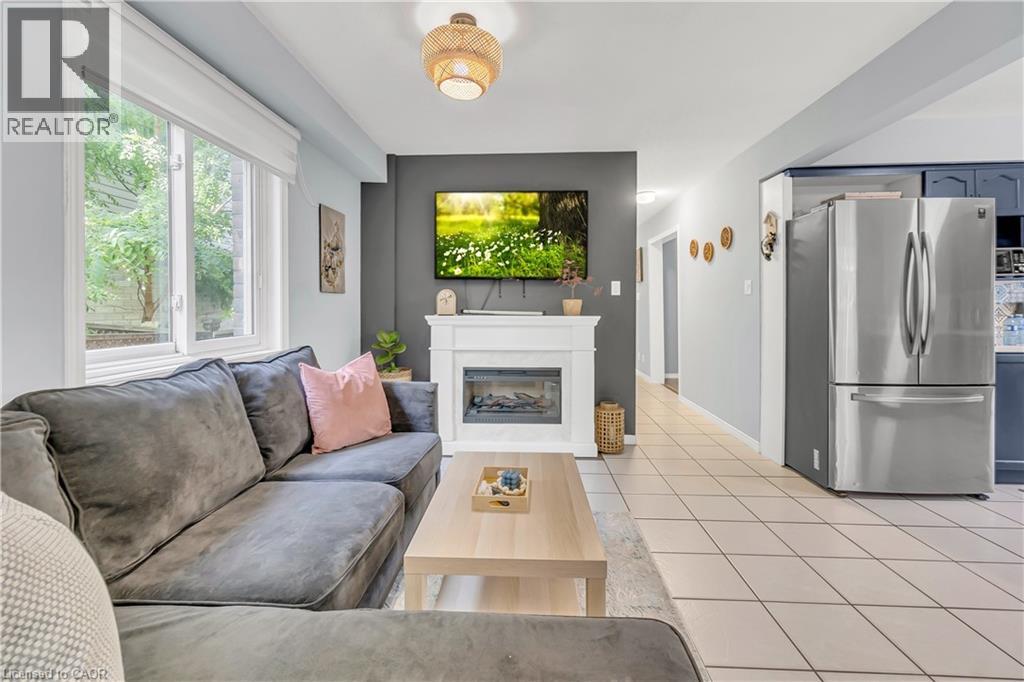Photo 15 of 40 Alderson Drive, Cambridge ON