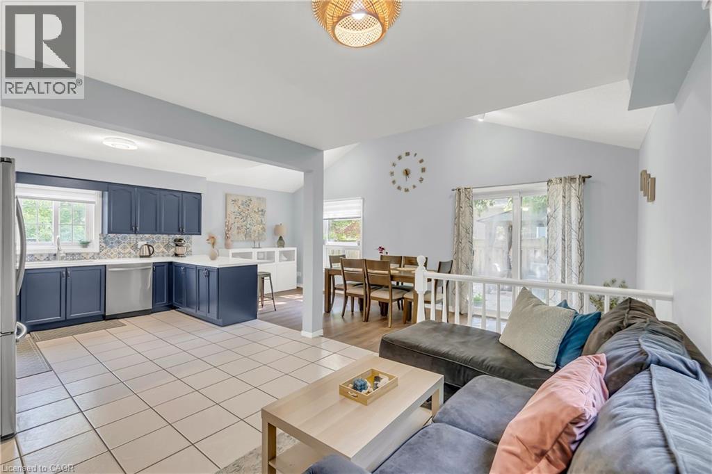 Photo 29 of 40 Alderson Drive, Cambridge ON
