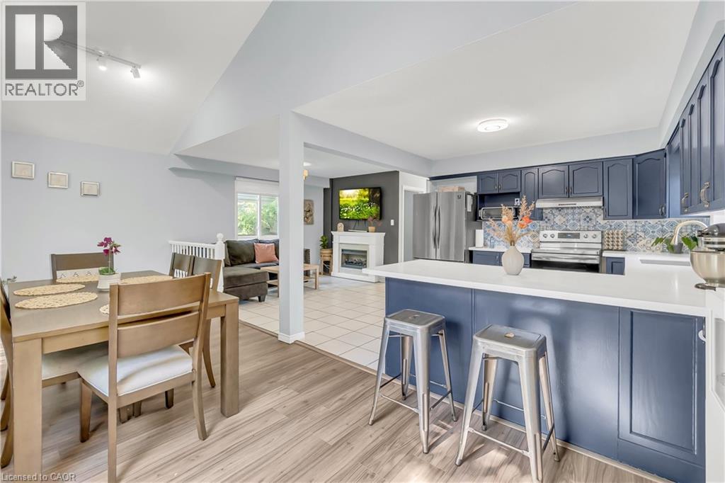 Photo 2 of 40 Alderson Drive, Cambridge ON