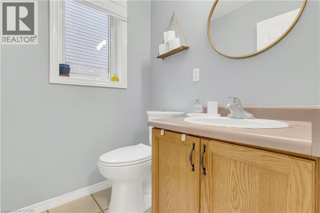 Photo 8 of 40 Alderson Drive, Cambridge ON
