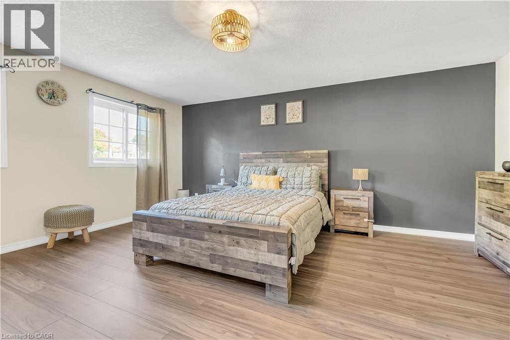 Photo 36 of 40 Alderson Drive, Cambridge ON