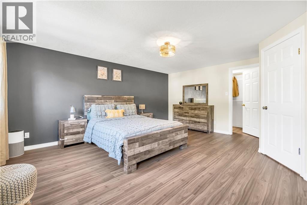 Photo 6 of 40 Alderson Drive, Cambridge ON