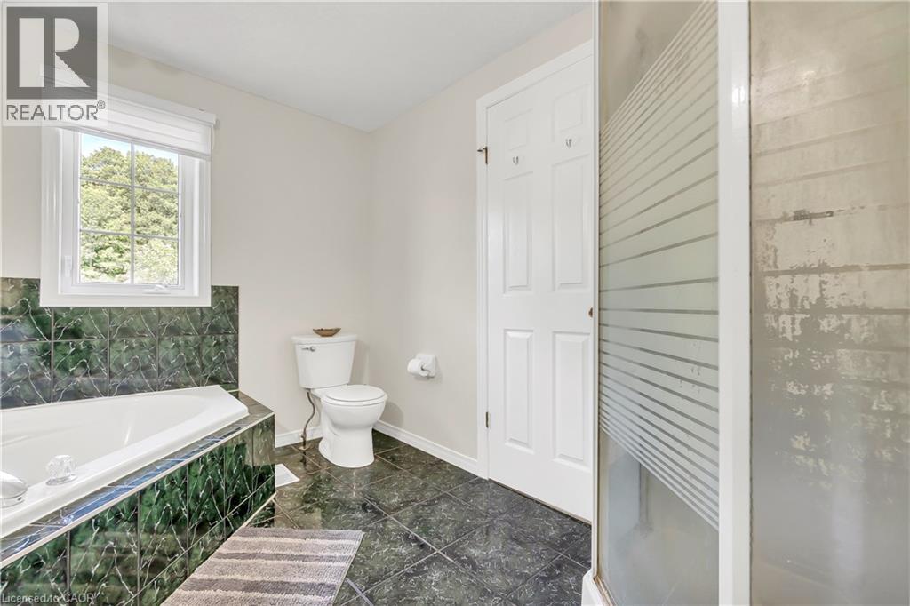 Photo 18 of 40 Alderson Drive, Cambridge ON