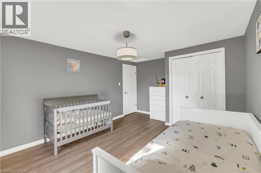 Photo 37 of 40 Alderson Drive, Cambridge ON
