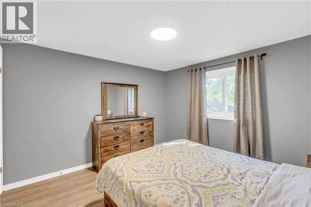 Photo 31 of 40 Alderson Drive, Cambridge ON
