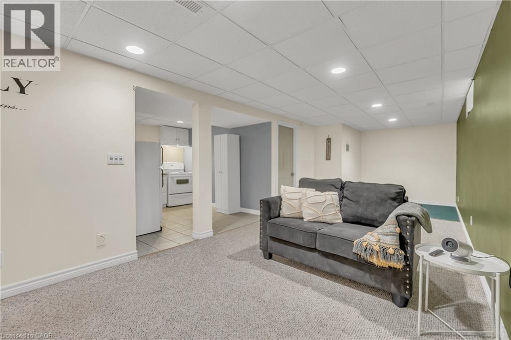 Photo 13 of 40 Alderson Drive, Cambridge ON