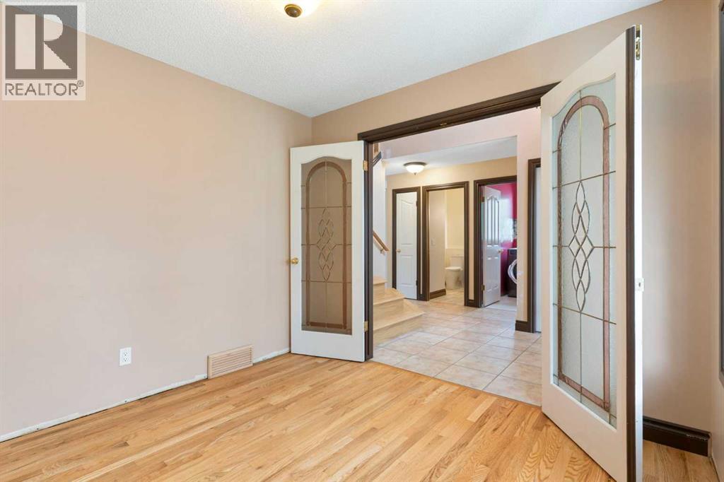 Photo 26 of 24 Bow Close, Cochrane AB