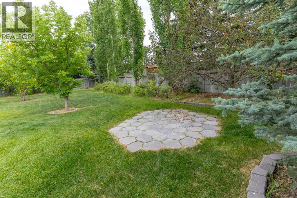 Photo 17 of 24 Bow Close, Cochrane AB