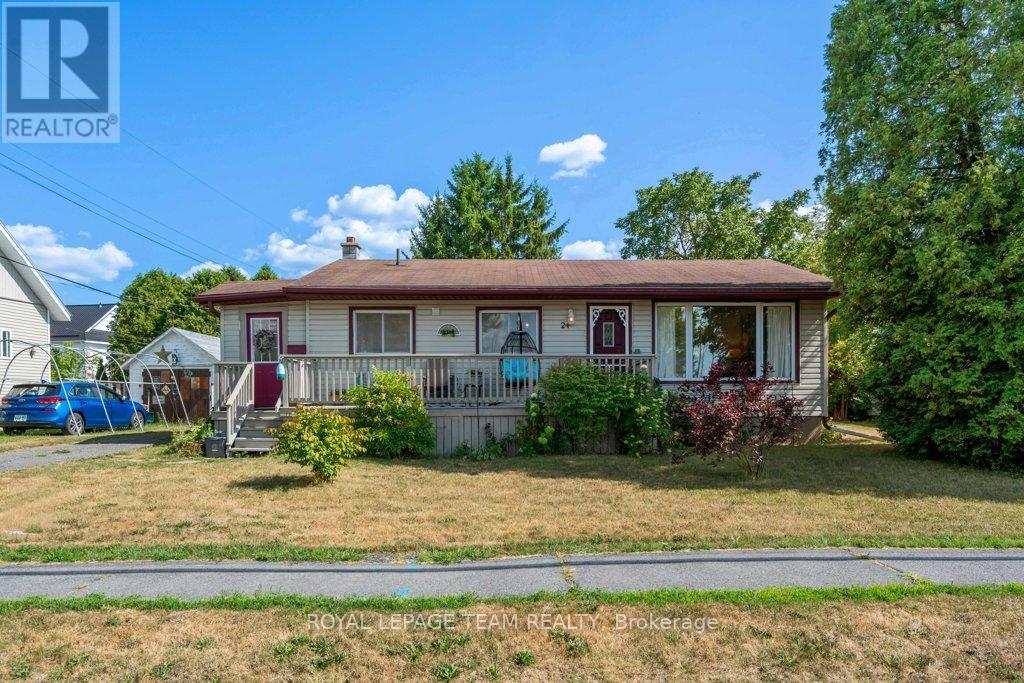 Photo 11 of 24 Beach Avenue, South Dundas ON