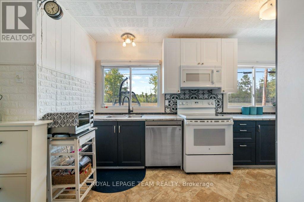 Photo 1 of 24 Beach Avenue, South Dundas ON