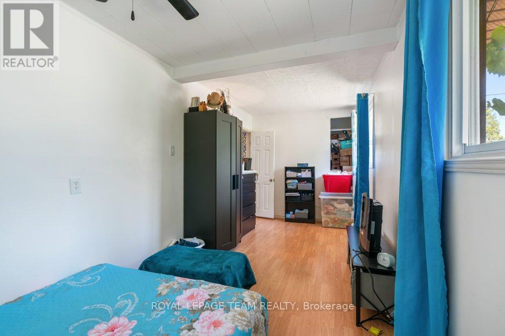 Photo 15 of 24 Beach Avenue, South Dundas ON