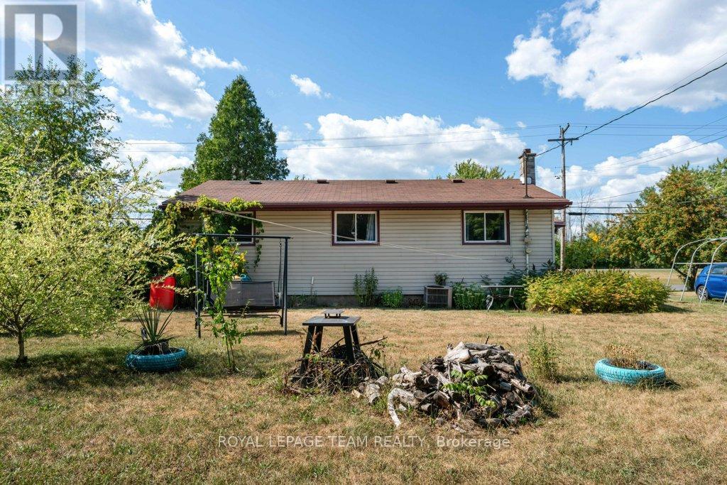 Photo 19 of 24 Beach Avenue, South Dundas ON