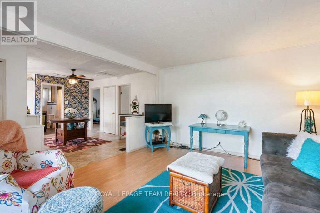 Photo 4 of 24 Beach Avenue, South Dundas ON