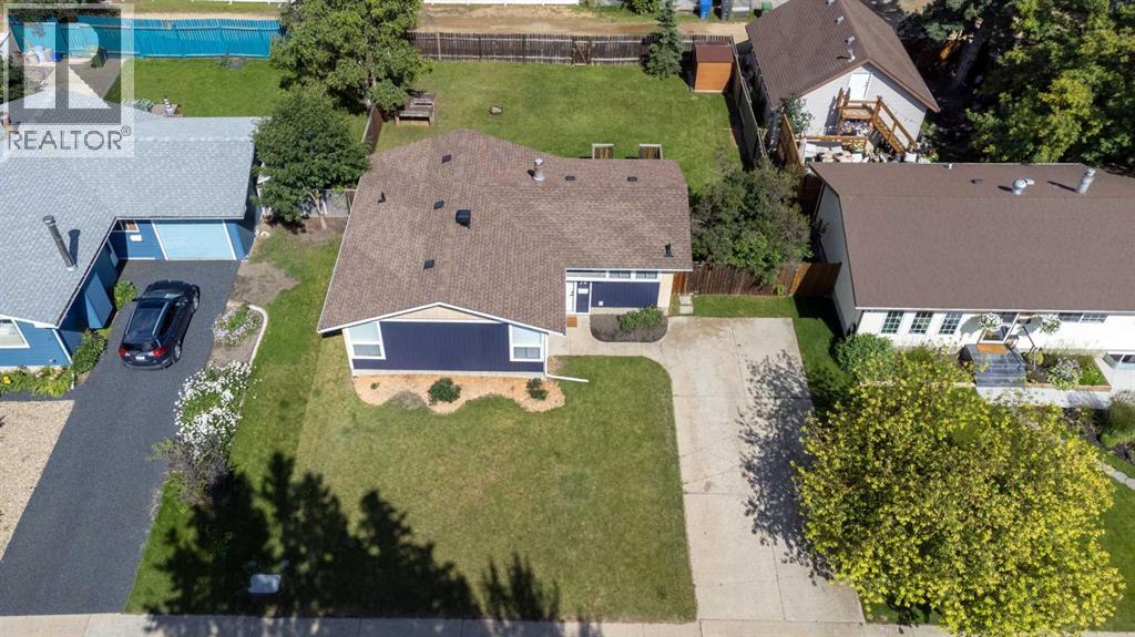 Photo 32 of 19 Sherwood Crescent, Red Deer AB
