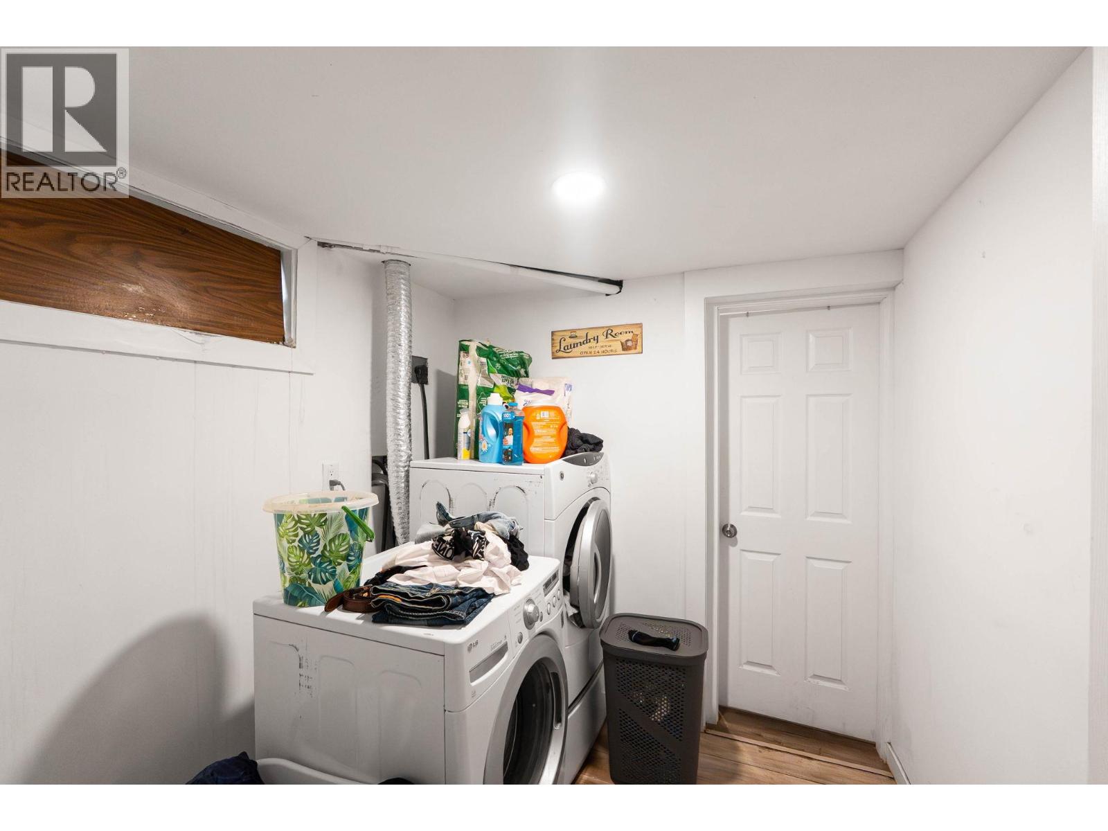 540 Lomond Road - 25