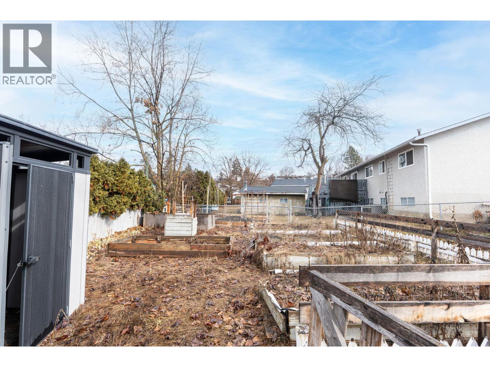 540 Lomond Road - 30