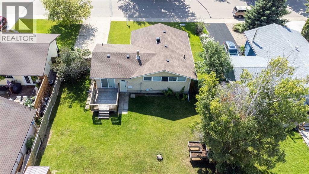 Photo 33 of 19 Sherwood Crescent, Red Deer AB