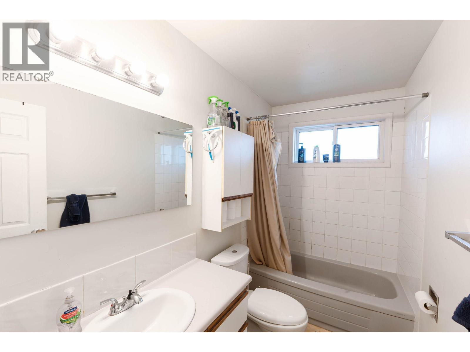 540 Lomond Road - 13