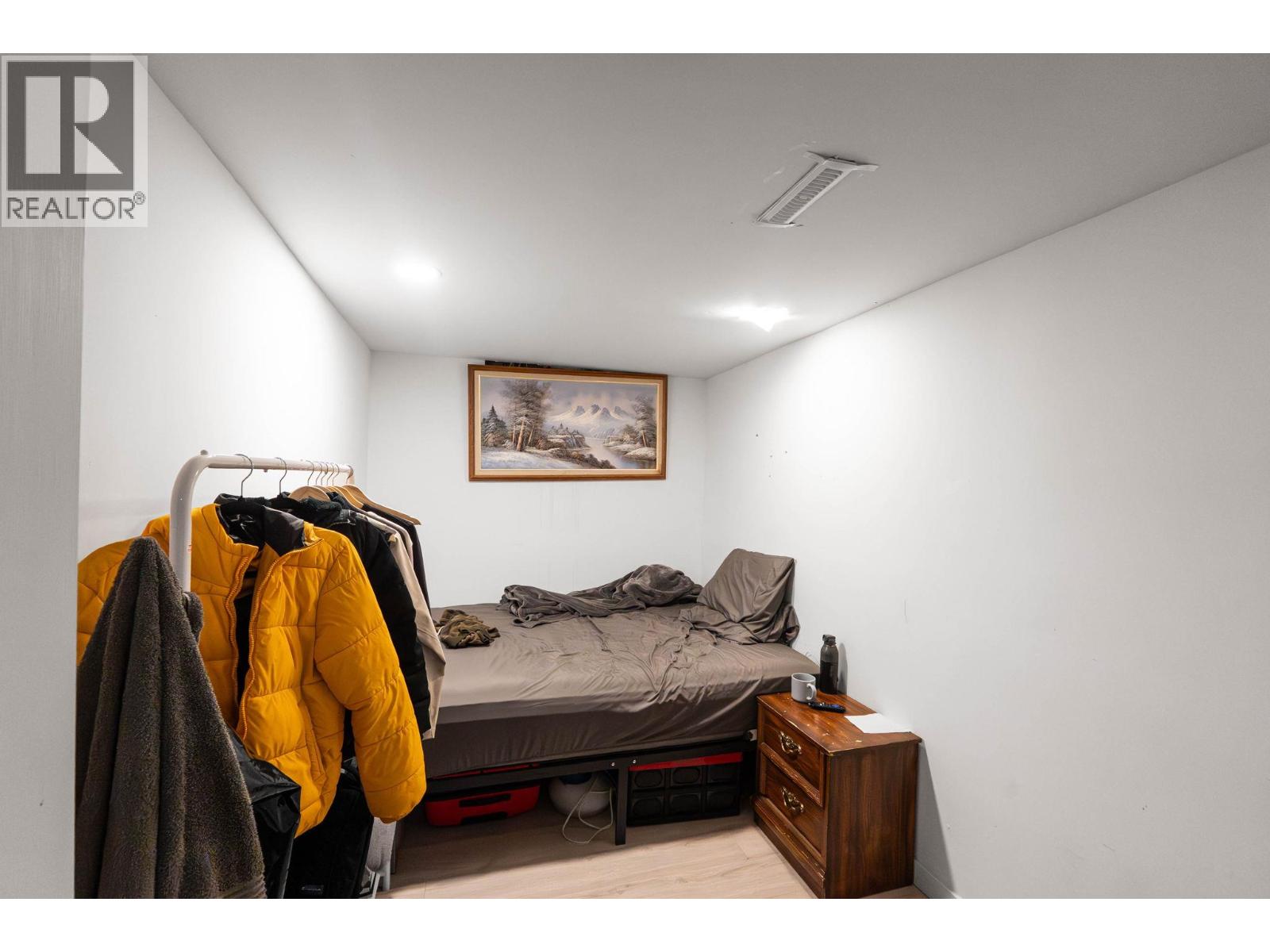 540 Lomond Road - 24