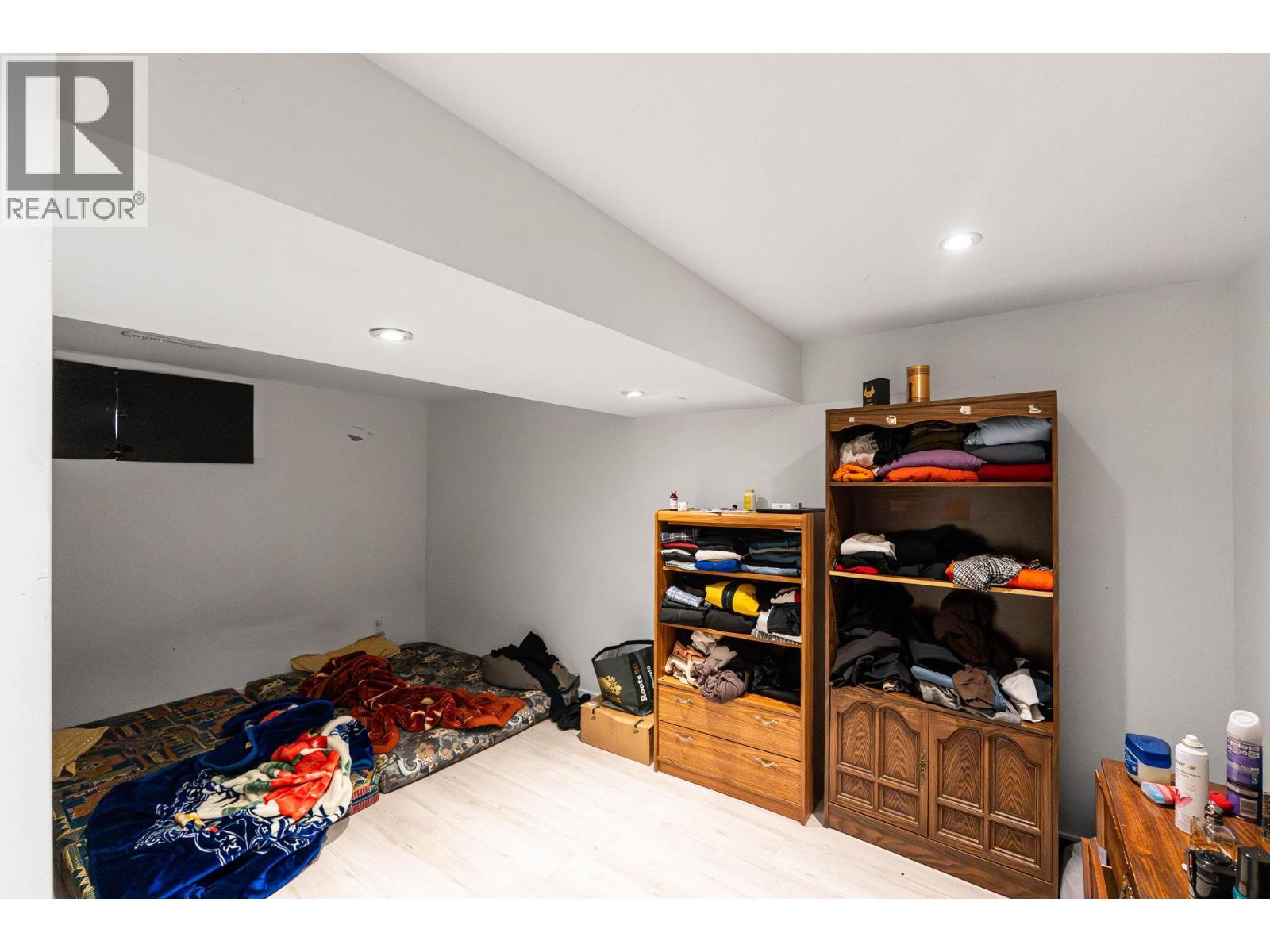 540 Lomond Road - 22