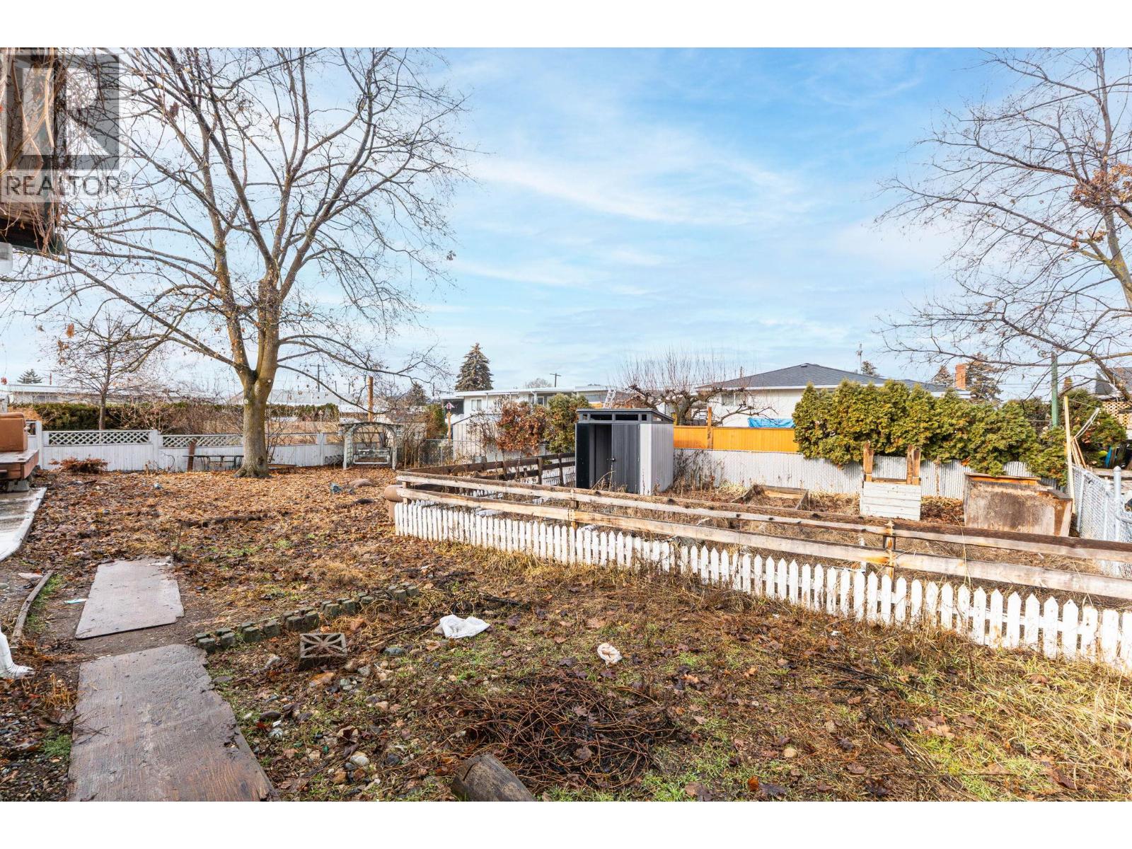 540 Lomond Road, Kelowna