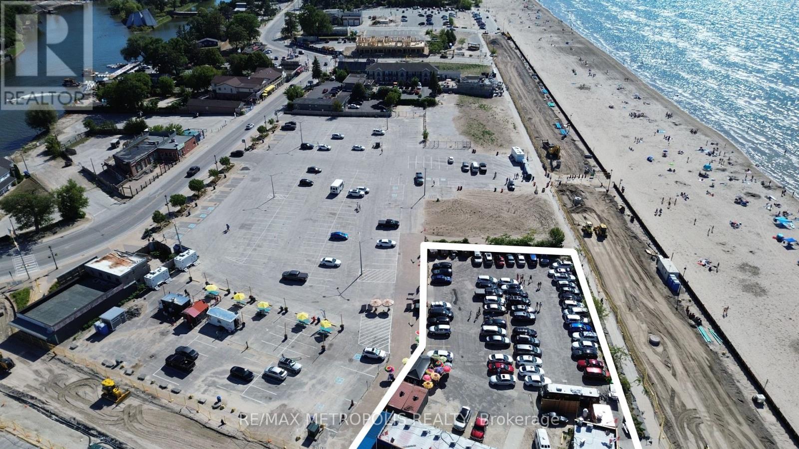 Photo 3 of 10 Main Street, Wasaga Beach ON