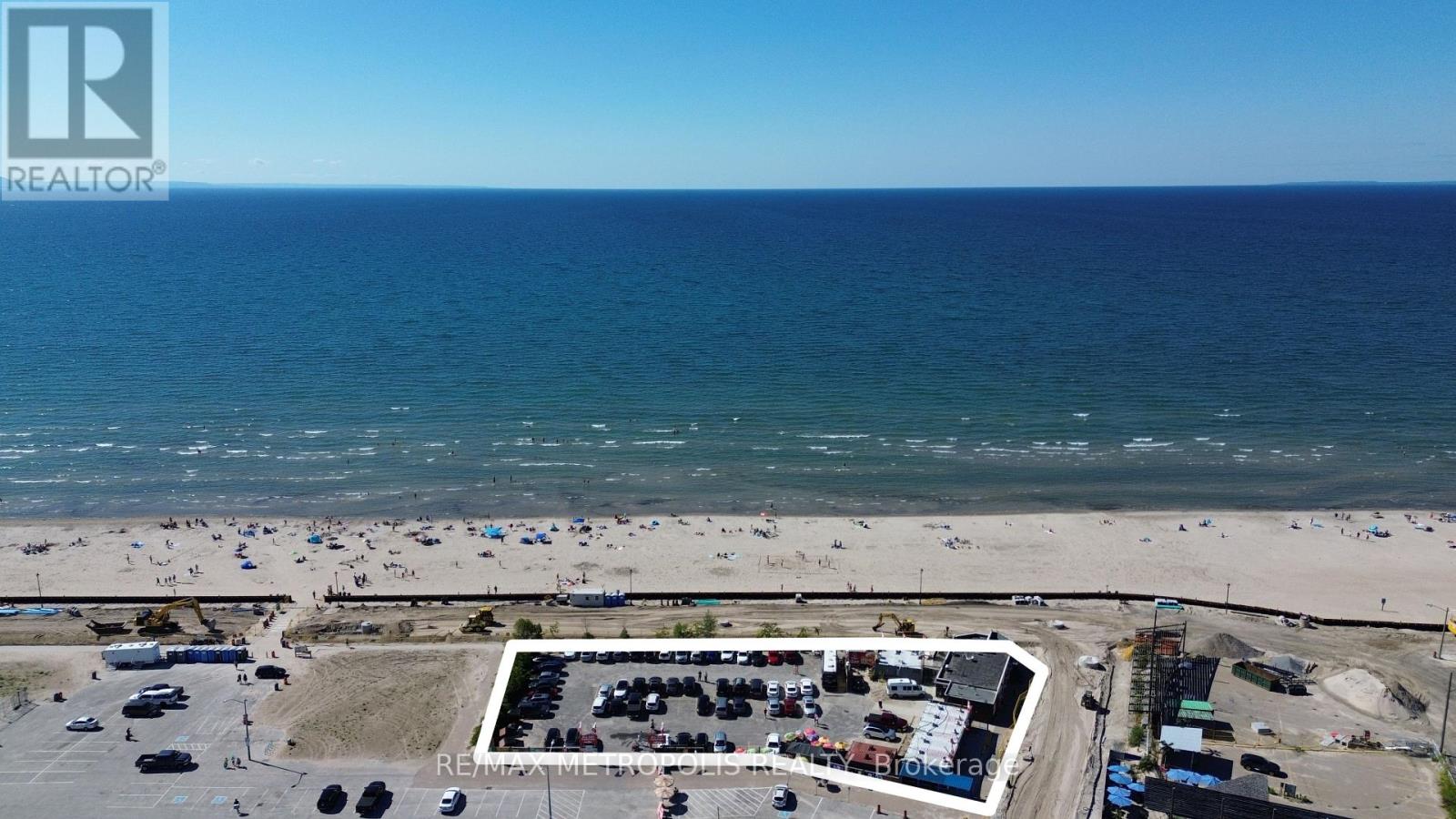 Photo 2 of 10 Main Street, Wasaga Beach ON