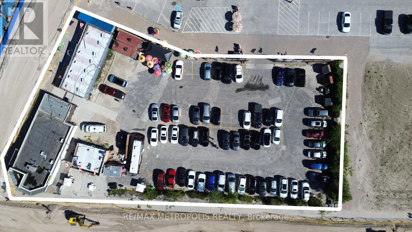 Photo 4 of 10 Main Street, Wasaga Beach ON