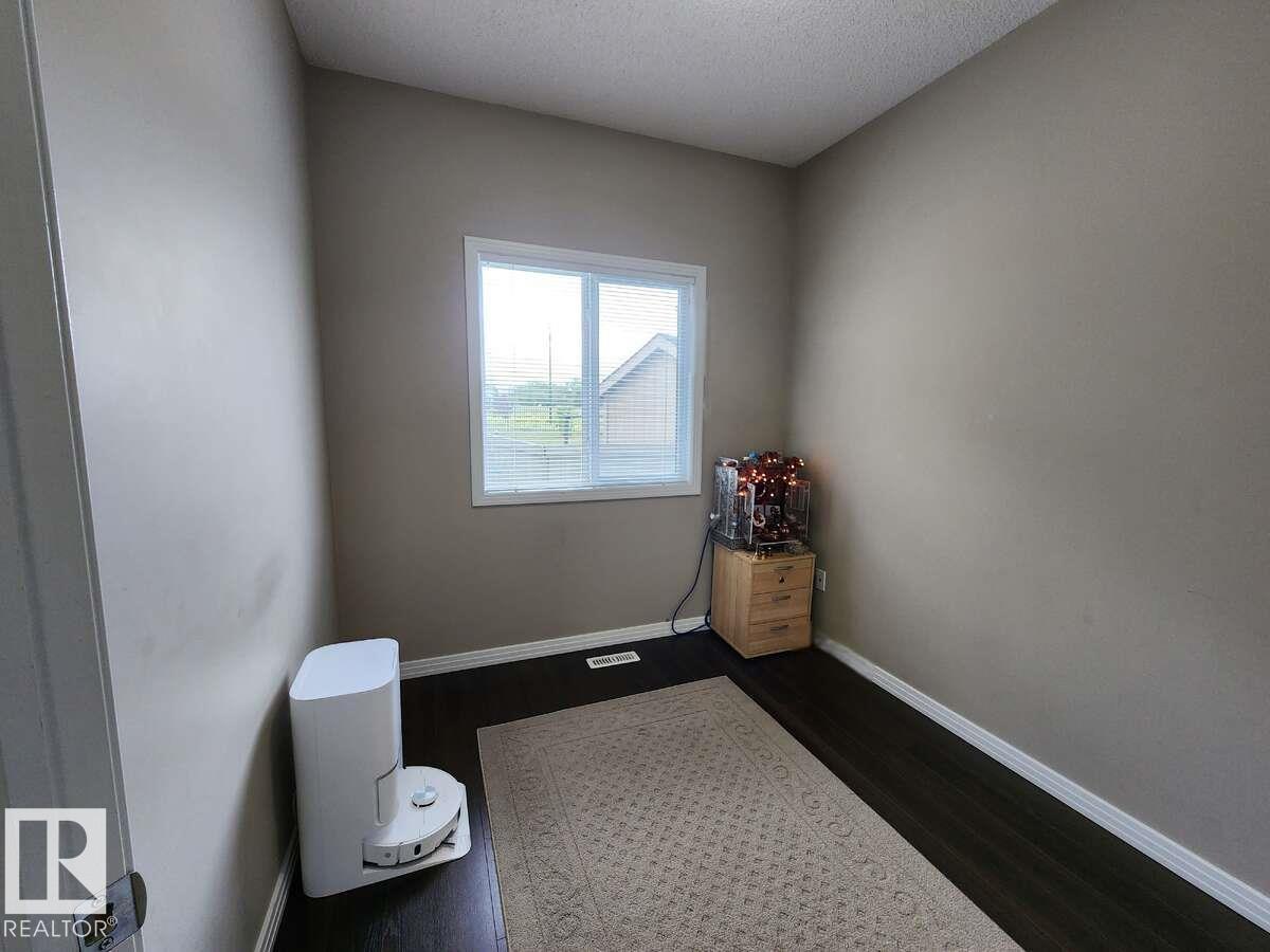 Photo 21 of 3907 6 St Nw, Edmonton AB
