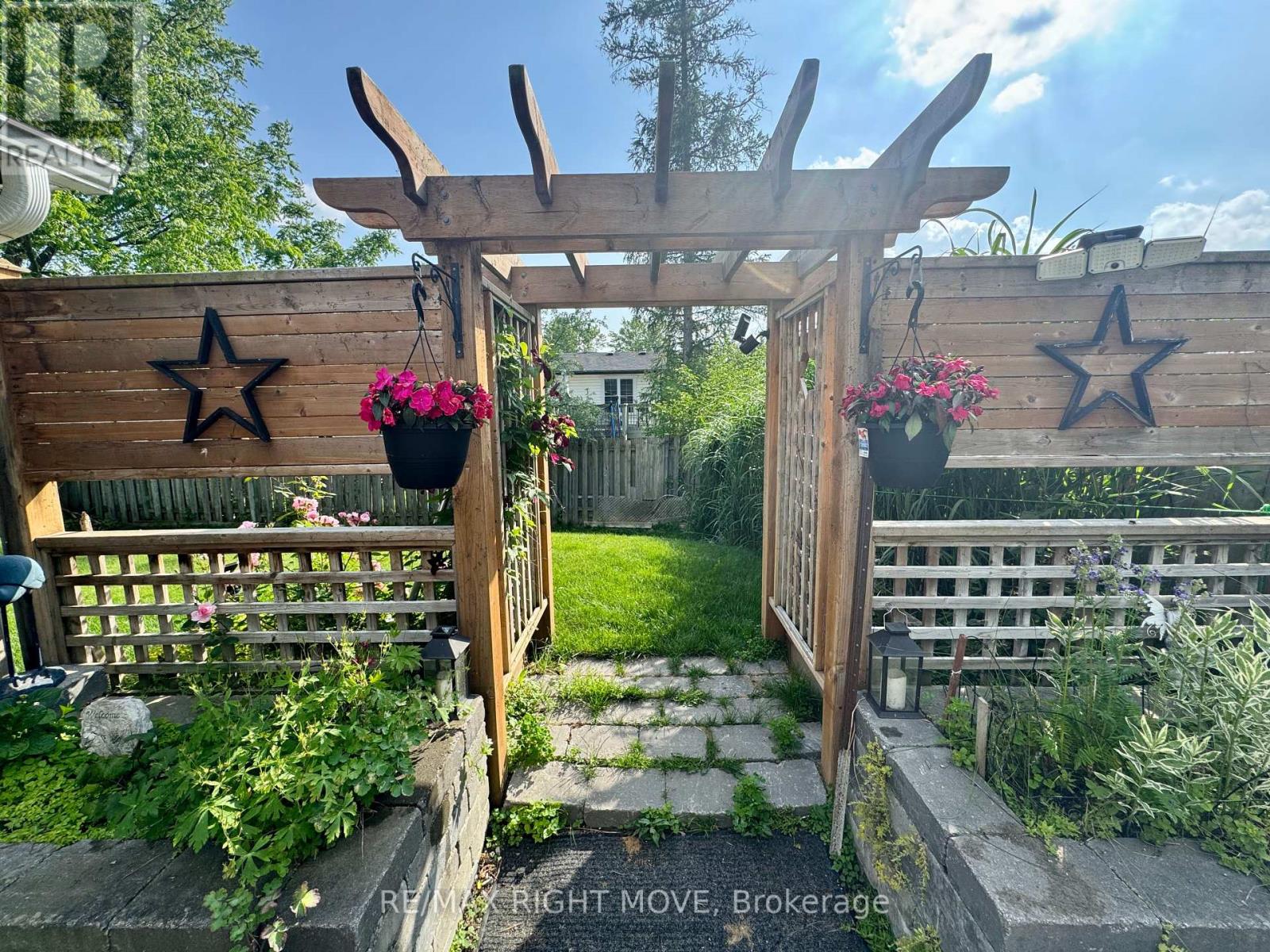 Photo 11 of 12 Hawkins Street, Georgina ON