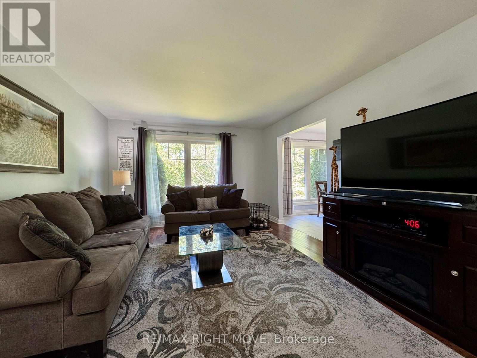 Photo 16 of 12 Hawkins Street, Georgina ON