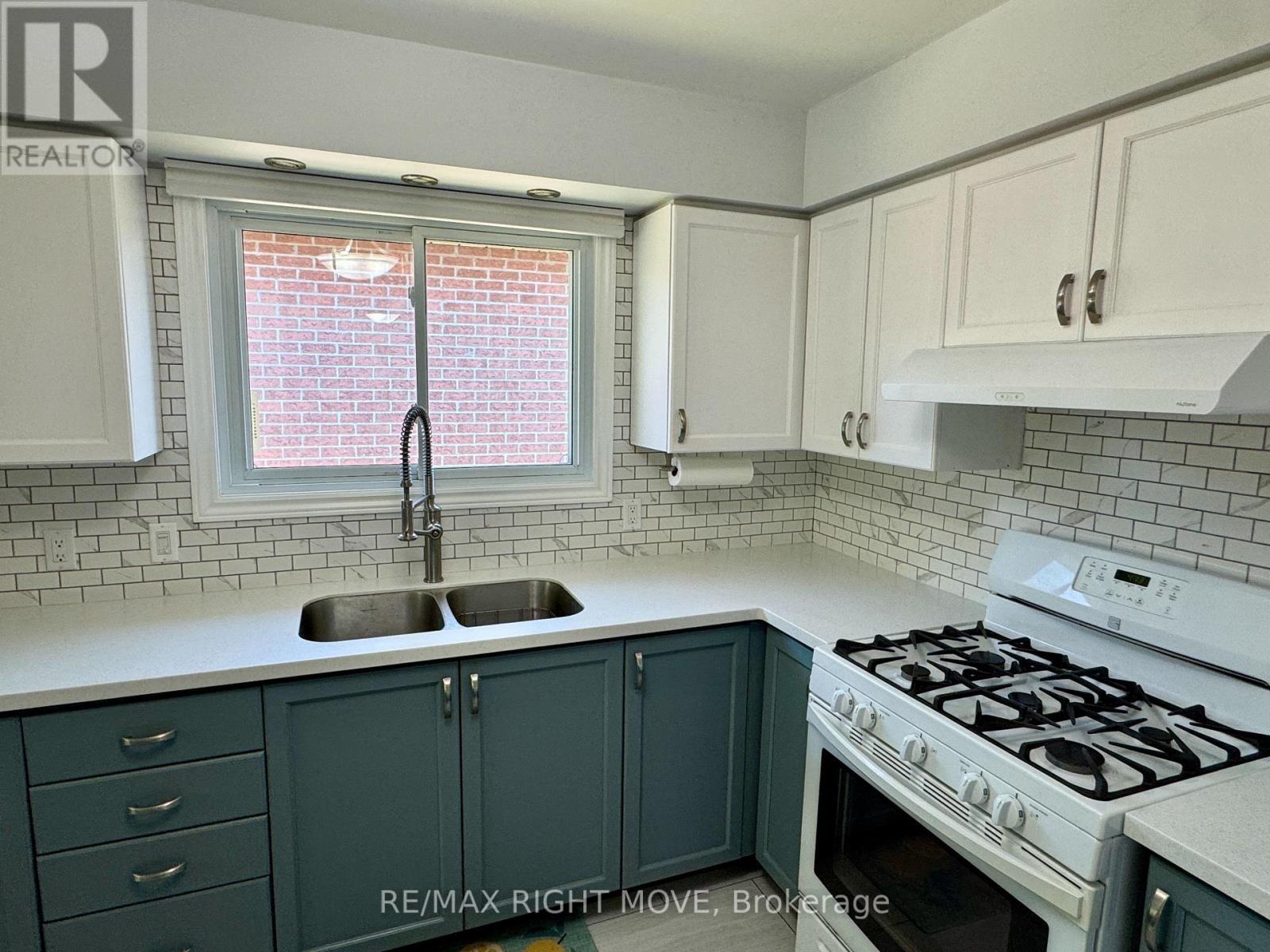 Photo 23 of 12 Hawkins Street, Georgina ON