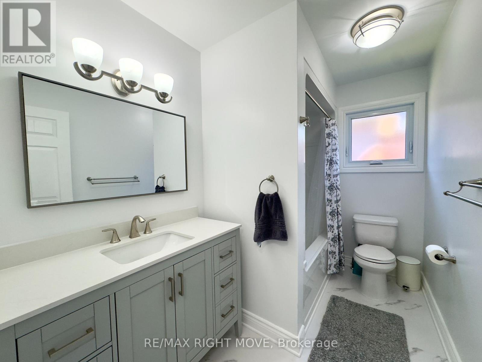 Photo 37 of 12 Hawkins Street, Georgina ON