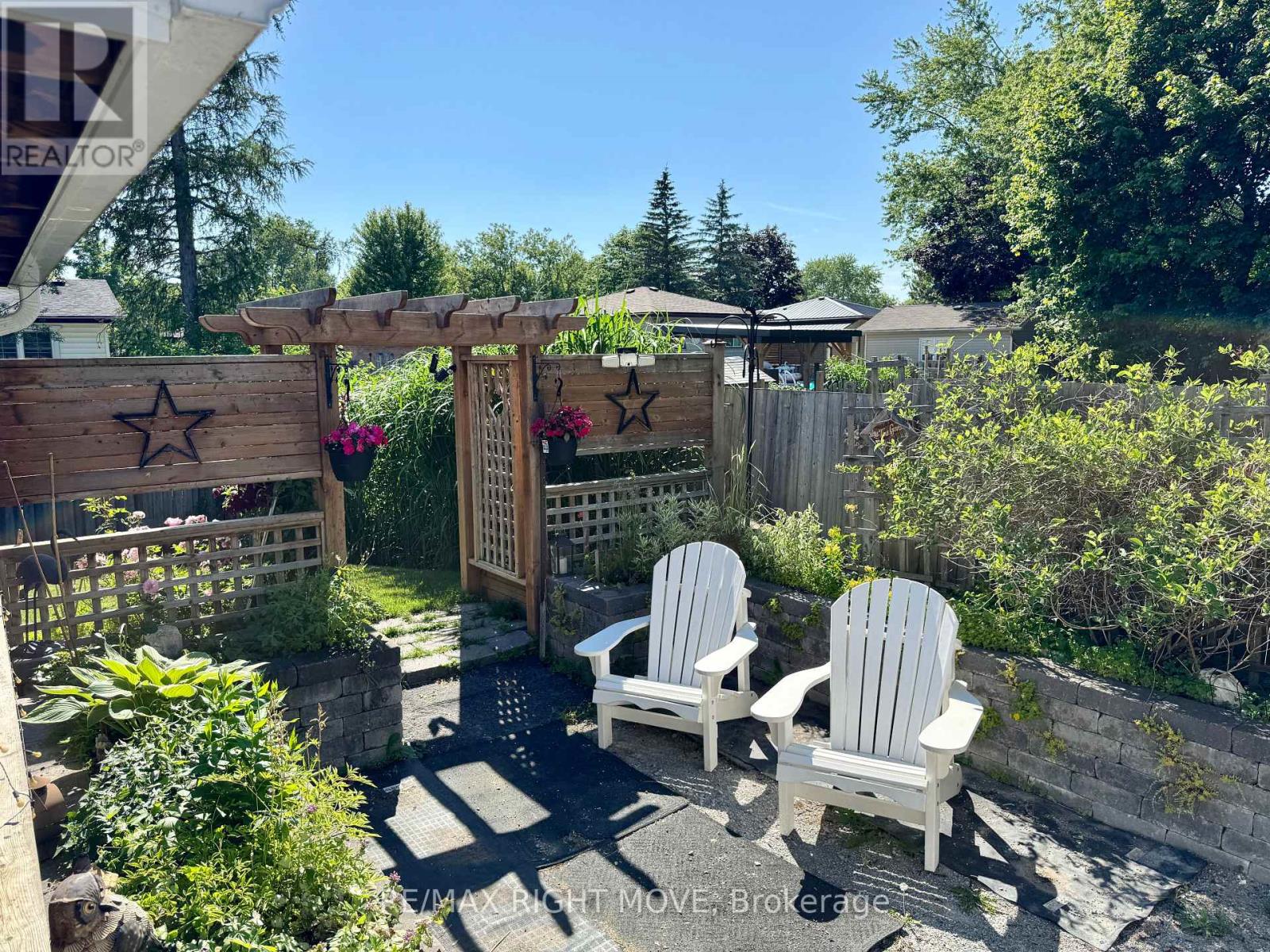 Photo 43 of 12 Hawkins Street, Georgina ON