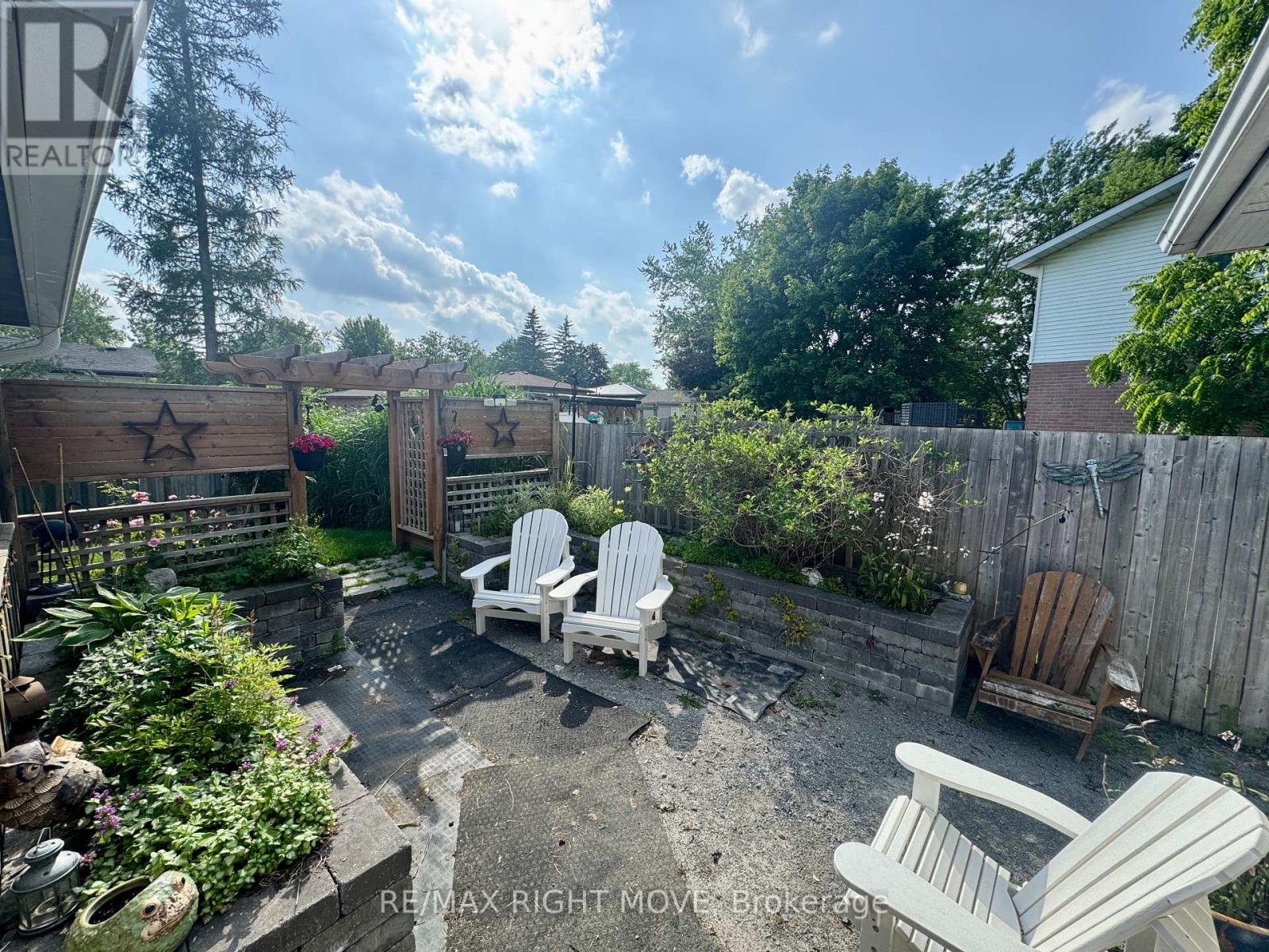 Photo 8 of 12 Hawkins Street, Georgina ON