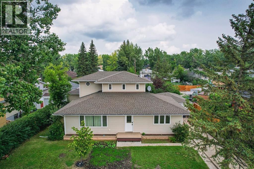 Photo 10 of 518 4 Street Se, Three Hills AB