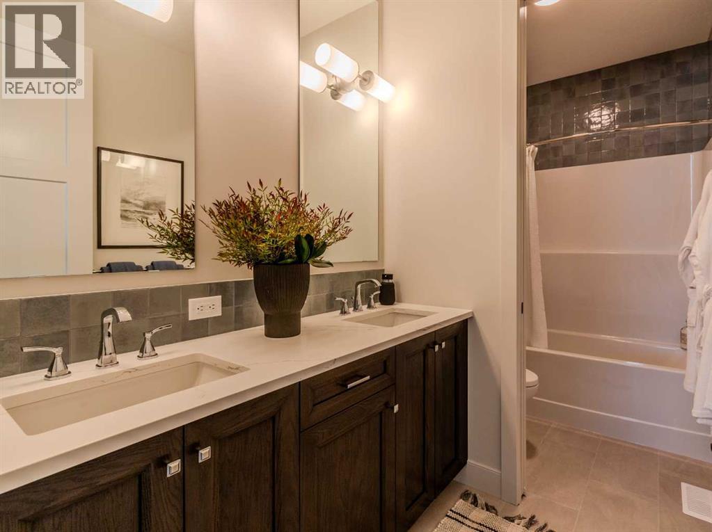 Photo 23 of 229 Rowmont Drive Nw, Calgary AB